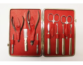 Estuche de manicura y pedicura 11 piezas Dreiturm cuero rojo